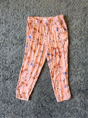 Jessica Simpson Peach Floral Capris with Blue Accent